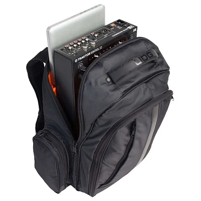 UDG Ultimate BackPack Black / Orange U9102BL Compartimento Principal