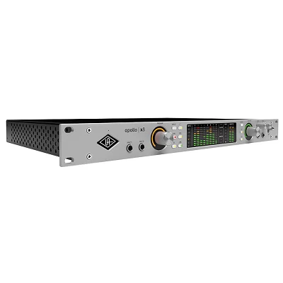 Universal Audio Apollo X8 Gen 2 Essentials Edition angled