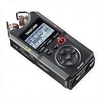 Tascam DR-40XP angled