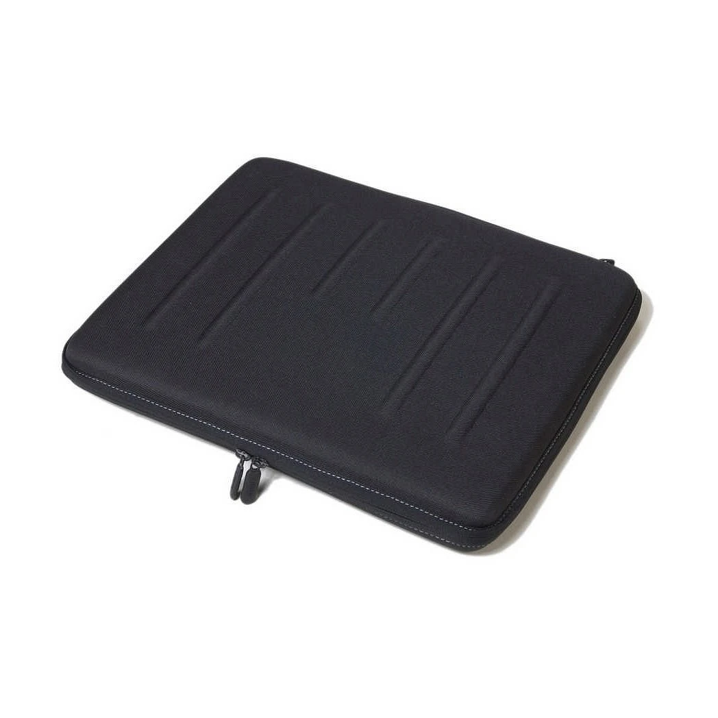 UDG Creator Laptop Shield Black 17" U8053BL