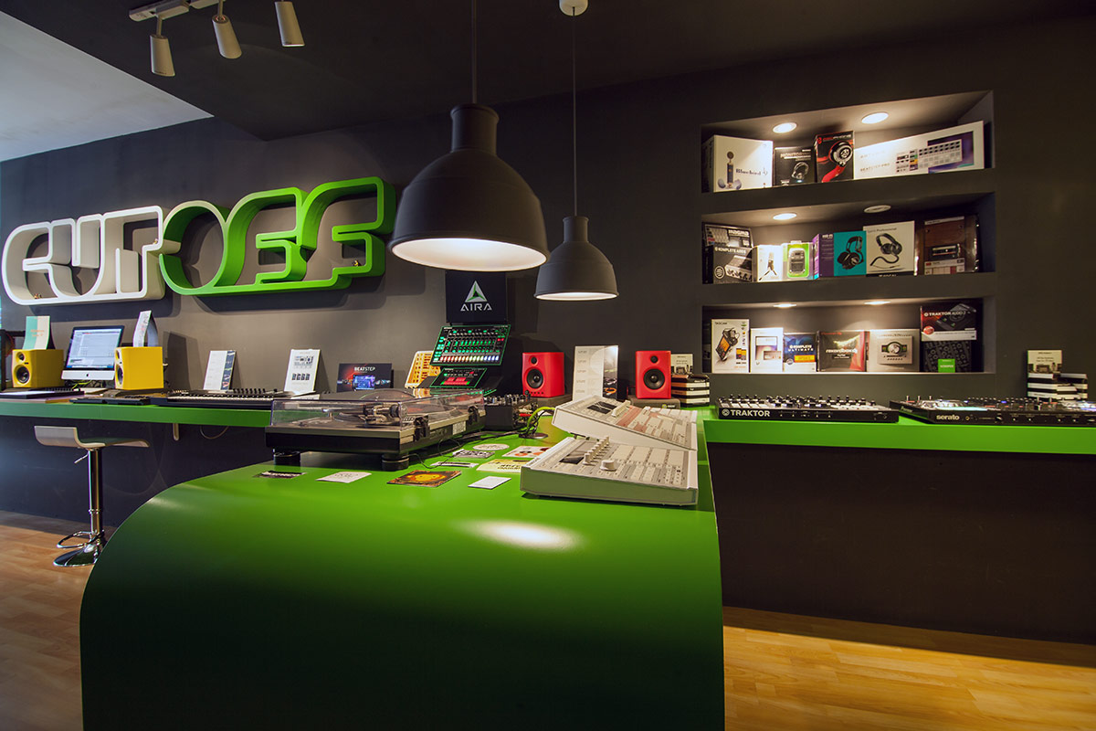 Tienda física Cutoff